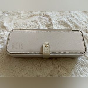 NWOT Beis Jewelry Case in Beige